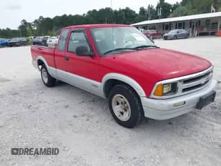 1997 Chevrolet S-10 LS с VIN 1GCCS19X0V8200799, выставлен на аукционе IAAI как лот 43429763 с пробегом 196 394 миль миль и . История ставок и продаж доступна на DreamBid. Изображение 1.