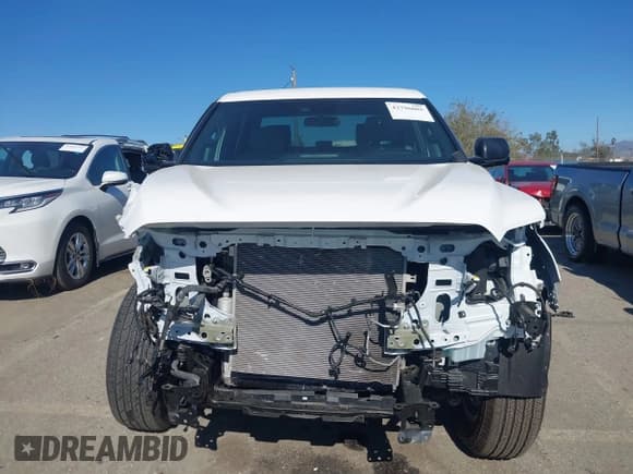 ✅ 2025 Toyota Tundra SR5 • VIN: 5TFLA5DBXSX301498 • Лот: 43796005. Опубликован ранее на IAAI с пробегом 2 663 миль. Бесплатный доступ к архиву аукционных продаж из США и подробный отчёт об истории автомобиля на DreamBid. Изображение 12.