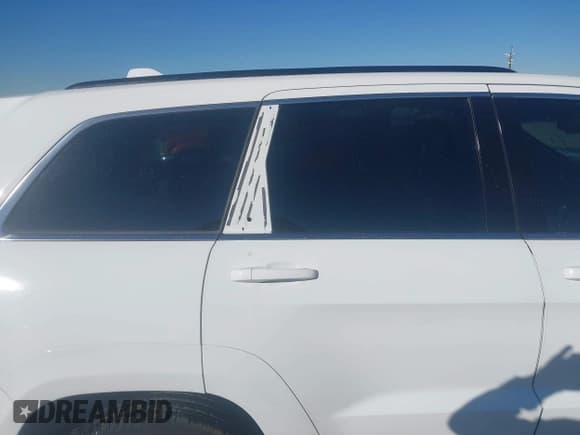 ✅ 2015 Jeep Grand Cherokee Overland • VIN: 1C4RJFCM5FC118476 • Лот: 40777837. Опубликован ранее на IAAI с пробегом 114 041 миль. Бесплатный доступ к архиву аукционных продаж из США и подробный отчёт об истории автомобиля на DreamBid. Изображение 6.