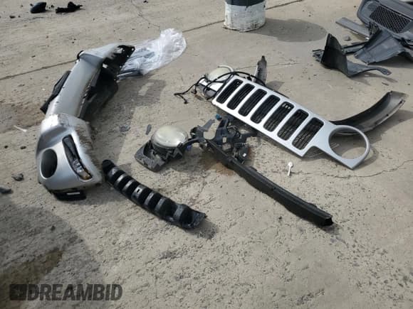 ✅ 2004 Jeep Liberty Limited • VIN: 1J4GL58K24W133333 • Lot: 83963125. Listed on Copart with 152,737 mi. Free auction sales archive from the USA and detailed vehicle history report at DreamBid. Image 12.