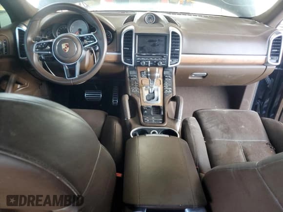 ✅ 2016 Porsche Cayenne S • VIN: WP1AB2A28GLA96235 • Лот: 69432545. Опубликован ранее на Copart с пробегом 52 273 миль. Бесплатный доступ к архиву аукционных продаж из США и подробный отчёт об истории автомобиля на DreamBid. Изображение 8.