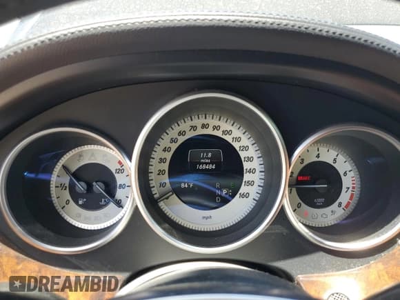 ✅ 2015 Mercedes-Benz CLS 550 • VIN: WDDLJ7DB1FA142655 • Лот: 56963035. Опубликован ранее на Copart с пробегом 168 484 миль. Бесплатный доступ к архиву аукционных продаж из США и подробный отчёт об истории автомобиля на DreamBid. Изображение 9.