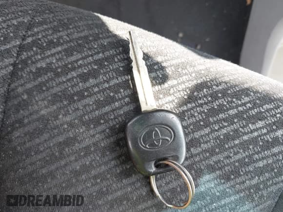 ✅ 2013 Toyota Sienna SE • VIN: 5TDXK3DC1DS319134 • Lot: 42481811. Listed on IAAI with 236,771 mi. Free auction sales archive from the USA and detailed vehicle history report at DreamBid. Image 11.