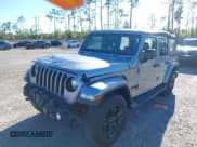 ✅ 2020 Jeep Wrangler Unlimited Sahara • VIN: 1C4HJXEN6LW210682 • Lot: 41836201. Wystawiony na IAAI z przebiegiem 32 925 mil. Bezpłatny archiwum sprzedaży aukcyjnych z USA i szczegółowy raport historii pojazdu na DreamBid. Zdjęcie 2.