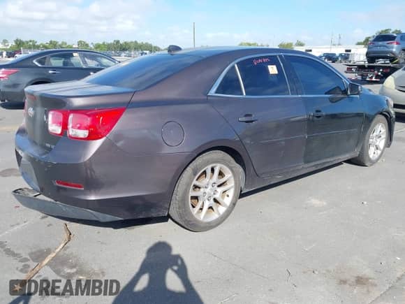 2013 Chevrolet Malibu LT z VIN 1G11C5SA8DF318605, wystawiony jako IAAI lot #43379144 z przebiegiem 89 799 mil mil oraz . Historia ofert i sprzedaży dostępna na DreamBid. Obrazek 4.