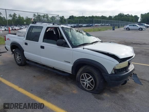 ✅ 2004 Chevrolet S-10 LS • VIN: 1GCDT13X74K143092 • Lot: 42648724. Wystawiony na IAAI z przebiegiem 226 729 mil. Bezpłatny archiwum sprzedaży aukcyjnych z USA i szczegółowy raport historii pojazdu na DreamBid. Zdjęcie 1.