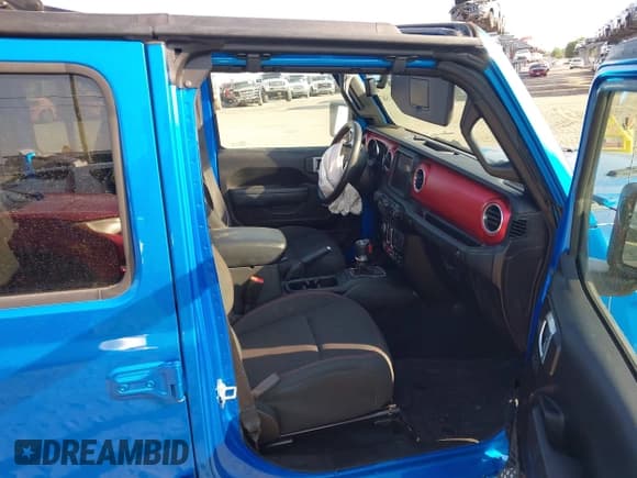 ✅ 2022 Jeep Wrangler Unlimited Rubicon • VIN: 1C4HJXFNXNW270269 • Lot: 42154867. Wystawiony na IAAI z przebiegiem 40 045 mil. Bezpłatny archiwum sprzedaży aukcyjnych z USA i szczegółowy raport historii pojazdu na DreamBid. Zdjęcie 5.