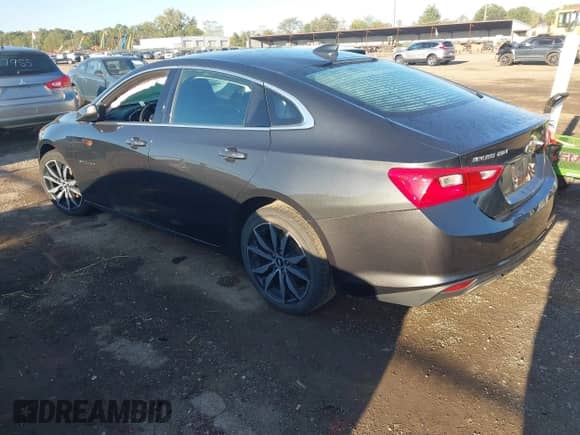 2016 Chevrolet Malibu LT z VIN 1G1ZF5SX1GF281285, wystawiony jako IAAI lot #43405298 z przebiegiem 79 479 mil mil oraz . Historia ofert i sprzedaży dostępna na DreamBid. Obrazek 3.