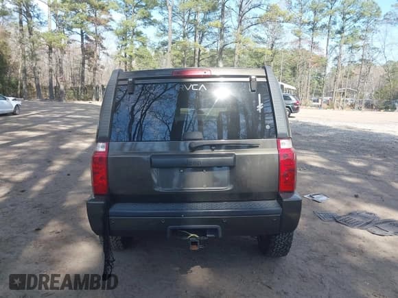 ✅ 2006 Jeep Commander • VIN: 1J8HG48K36C342666 • Lot: 41908526. Wystawiony na IAAI z przebiegiem 199 163 mil. Bezpłatny archiwum sprzedaży aukcyjnych z USA i szczegółowy raport historii pojazdu na DreamBid. Zdjęcie 17.