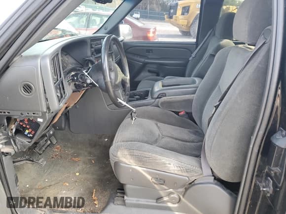 ✅ 2004 Chevrolet Silverado 1500 LS • VIN: 1GCEC19T84Z151900 • Лот: 81065104. Опубликован ранее на Copart с пробегом 219 606 миль. Бесплатный доступ к архиву аукционных продаж из США и подробный отчёт об истории автомобиля на DreamBid. Изображение 7.