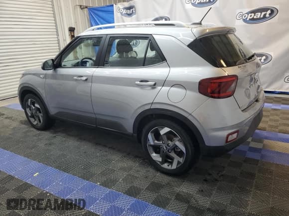 ✅ 2024 Hyundai Venue SEL • VIN: KMHRC8A3XRU306808 • Lot: 84523684. Listed on Copart with 6,083 mi. Free auction sales archive from the USA and detailed vehicle history report at DreamBid. Image 2.