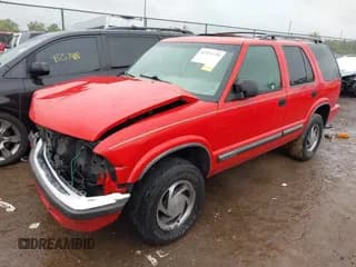 ✅ 2001 Chevrolet Blazer LT • VIN: 1GNDT13W412220057 • Lot: 43255739. Wystawiony na IAAI z przebiegiem Nie podano. Bezpłatny archiwum sprzedaży aukcyjnych z USA i szczegółowy raport historii pojazdu na DreamBid. Zdjęcie 2.