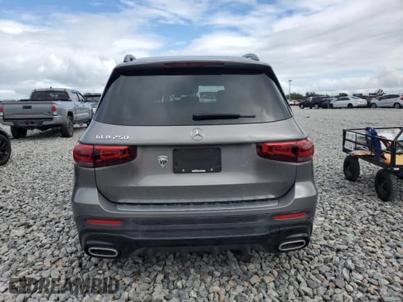 ✅ 2022 Mercedes-Benz GLB 250 • VIN: W1N4M4GB3NW190992 • Lot: 85272375. Listed on Copart with 44,996 mi. Free auction sales archive from the USA and detailed vehicle history report at DreamBid. Image 6.