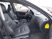 ✅ 2004 Volvo V70 • VIN: YV1SW61T042405718 • Lot: 43861784. Listed on IAAI with 205,583 mi. Free auction sales archive from the USA and detailed vehicle history report at DreamBid. Image 5.