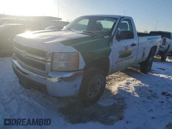 ✅ 2007 Chevrolet Silverado 2500HD Work Truck • VIN: 1GCHC24K17E515698 • Лот: 44926895. Опубликован ранее на Copart с пробегом 312 974 миль. Бесплатный доступ к архиву аукционных продаж из США и подробный отчёт об истории автомобиля на DreamBid. Изображение 1.