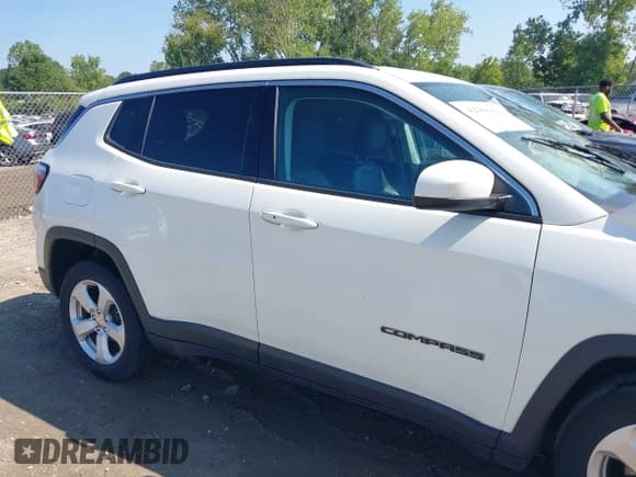 ✅ 2020 Jeep Compass Latitude • VIN: 3C4NJCBB6LT108374 • Lot: 42968422. Listed on IAAI with 25,555 mi. Free auction sales archive from the USA and detailed vehicle history report at DreamBid. Image 13.