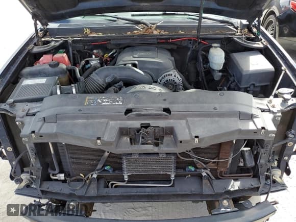 ✅ 2007 Chevrolet Suburban Commercial • VIN: 3GNGK26K97G165152 • Lot: 74175354. Wystawiony na Copart z przebiegiem 368 519 mil. Bezpłatny archiwum sprzedaży aukcyjnych z USA i szczegółowy raport historii pojazdu na DreamBid. Zdjęcie 12.