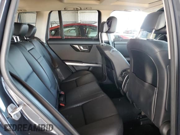 ✅ 2015 Mercedes-Benz GLK 350 • VIN: WDCGG8JB3FG429121 • Lot: 87071065. Listed on Copart with 52,473 mi. Free auction sales archive from the USA and detailed vehicle history report at DreamBid. Image 11.