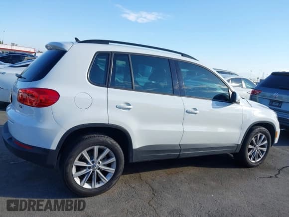 ✅ 2018 Volkswagen Tiguan • VIN: WVGAV7AX6JK001326 • Лот: 43422883. Опубликован ранее на IAAI с пробегом 91 695 миль. Бесплатный доступ к архиву аукционных продаж из США и подробный отчёт об истории автомобиля на DreamBid. Изображение 13.