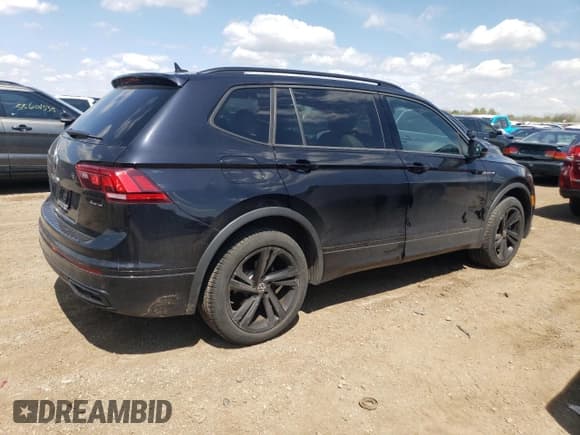 ✅ 2023 Volkswagen Tiguan SE R-Line Black • VIN: 3VV8B7AXXPM071863 • Лот: 55653325. Опубликован ранее на Copart с пробегом 12 054 миль. Бесплатный доступ к архиву аукционных продаж из США и подробный отчёт об истории автомобиля на DreamBid. Изображение 3.