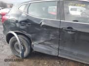 ✅ 2019 Nissan Rogue S • VIN: JN1BJ1CR8KW338173 • Lot: 43788100. Wystawiony na IAAI z przebiegiem 74 627 mil. Bezpłatny archiwum sprzedaży aukcyjnych z USA i szczegółowy raport historii pojazdu na DreamBid. Zdjęcie 6.