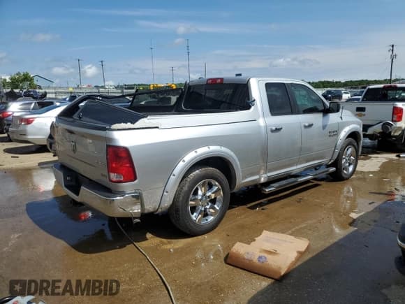 ✅ 2017 Ram 1500 SLT • VIN: 1C6RR7GG9HS724950 • Лот: 58614685. Опубликован ранее на Copart с пробегом 68 731 миль. Бесплатный доступ к архиву аукционных продаж из США и подробный отчёт об истории автомобиля на DreamBid. Изображение 3.