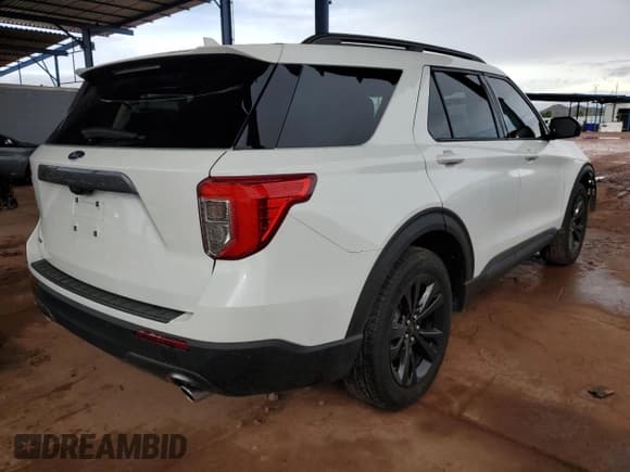 ✅ 2022 Ford Explorer XLT • VIN: 1FMSK7DH4NGB34578 • Lot: 92867445. Listed on Copart with 8,806 mi. Free auction sales archive from the USA and detailed vehicle history report at DreamBid. Image 3.