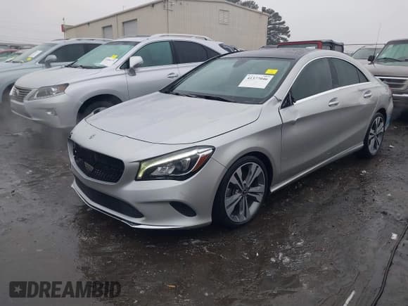 ✅ 2019 Mercedes-Benz CLA 250 • VIN: WDDSJ4EB6KN722477 • Lot: 41377046. Wystawiony na IAAI z przebiegiem 74 969 mil. Bezpłatny archiwum sprzedaży aukcyjnych z USA i szczegółowy raport historii pojazdu na DreamBid. Zdjęcie 2.
