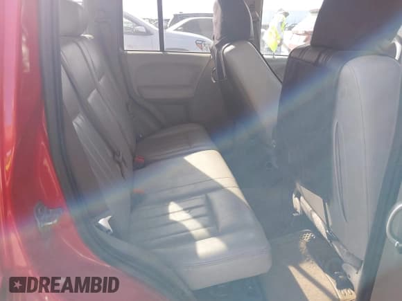 ✅ 2005 Jeep Liberty Limited • VIN: 1J4GK58K25W527189 • Lot: 42773236. Listed on IAAI with 233,659 mi. Free auction sales archive from the USA and detailed vehicle history report at DreamBid. Image 8.