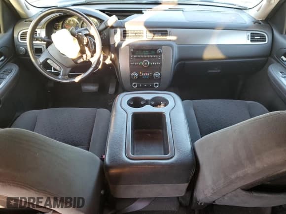 ✅ 2007 Chevrolet Suburban LS • VIN: 1GNFC16J77R353128 • Lot: 78445354. Wystawiony na Copart z przebiegiem 240 597 mil. Bezpłatny archiwum sprzedaży aukcyjnych z USA i szczegółowy raport historii pojazdu na DreamBid. Zdjęcie 8.