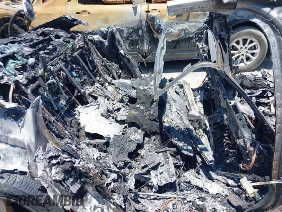 ✅ 2017 Jaguar XJ Portfolio • VIN: SAJWA2G79H8W12492 • Lot: 42529791. Listed on IAAI with Not provided. Free auction sales archive from the USA and detailed vehicle history report at DreamBid. Image 8.