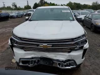 ✅ 2021 Chevrolet Silverado 1500 High Country • VIN: 1GCUYHET6MZ293500 • Lot: 66475034. Wystawiony na Copart z przebiegiem 17 699 mil. Bezpłatny archiwum sprzedaży aukcyjnych z USA i szczegółowy raport historii pojazdu na DreamBid. Zdjęcie 5.