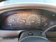 ✅ 1999 Ford Explorer XL • VIN: 1FMZU34X8XUC31019 • Lot: 87831635. Wystawiony na Copart z przebiegiem 220 683 mil. Bezpłatny archiwum sprzedaży aukcyjnych z USA i szczegółowy raport historii pojazdu na DreamBid. Zdjęcie 9.