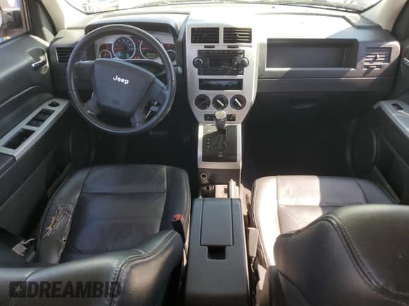 ✅ 2008 Jeep Patriot Limited • VIN: 1J8FT48W88D519179 • Lot: 49710235. Listed on Copart with 140,578 mi. Free auction sales archive from the USA and detailed vehicle history report at DreamBid. Image 8.