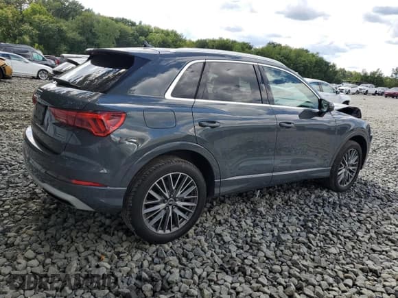 ✅ 2022 Audi Q3 Premium • VIN: WA1AUCF39N1048278 • Lot: 70220635. Wystawiony na Copart z przebiegiem 18 346 mil. Bezpłatny archiwum sprzedaży aukcyjnych z USA i szczegółowy raport historii pojazdu na DreamBid. Zdjęcie 3.