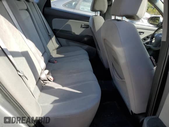 2010 Hyundai Elantra GLS z VIN KMHDU4AD8AU076957, wystawiony jako Copart lot #71700624 z przebiegiem 224 758 mil mil oraz Czysty tytuł • Clean title. Historia ofert i sprzedaży dostępna na DreamBid. Obrazek 12.