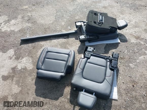 ✅ 2023 Ford Bronco • VIN: 1FMDE5CPXPLB88913 • Lot: 43724458. Listed on IAAI with 10,651 mi. Free auction sales archive from the USA and detailed vehicle history report at DreamBid. Image 12.