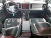 ✅ 2023 Ford Bronco Raptor • VIN: 1FMEE5JR6PLB23548 • Lot: 62167475. Wystawiony na Copart z przebiegiem Nie podano. Bezpłatny archiwum sprzedaży aukcyjnych z USA i szczegółowy raport historii pojazdu na DreamBid. Zdjęcie 8.