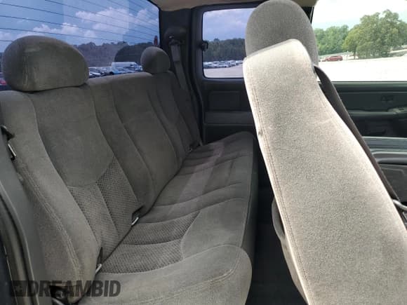 ✅ 2005 Chevrolet Silverado 1500 • VIN: 1GCEC19T45E235690 • Лот: 62075605. Опубликован ранее на Copart с пробегом 448 395 миль. Бесплатный доступ к архиву аукционных продаж из США и подробный отчёт об истории автомобиля на DreamBid. Изображение 10.