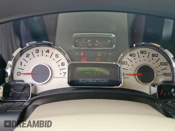 ✅ 2013 Ford Expedition XLT • VIN: 1FMJU1H53DEF63725 • Lot: 57853935. Listed on Copart with 179,523 mi. Free auction sales archive from the USA and detailed vehicle history report at DreamBid. Image 9.