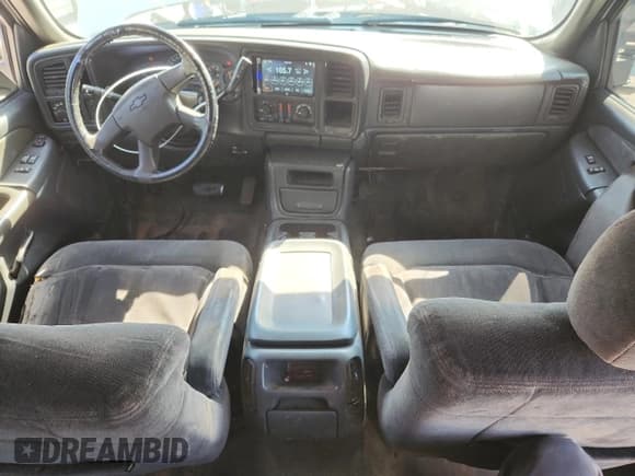 ✅ 2005 Chevrolet Silverado 1500 • VIN: 1GBJC33295F876875 • Лот: 81728055. Опубликован ранее на Copart с пробегом 224 542 миль. Бесплатный доступ к архиву аукционных продаж из США и подробный отчёт об истории автомобиля на DreamBid. Изображение 8.