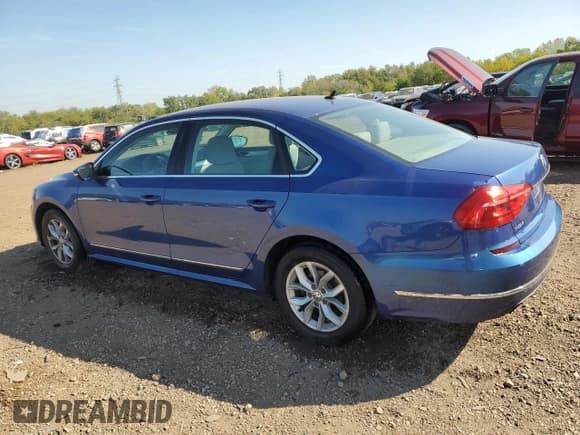 ✅ 2016 Volkswagen Passat S • VIN: 1VWAS7A33GC063700 • Lot: 83875555. Wystawiony na Copart z przebiegiem 61 907 mil. Bezpłatny archiwum sprzedaży aukcyjnych z USA i szczegółowy raport historii pojazdu na DreamBid. Zdjęcie 2.