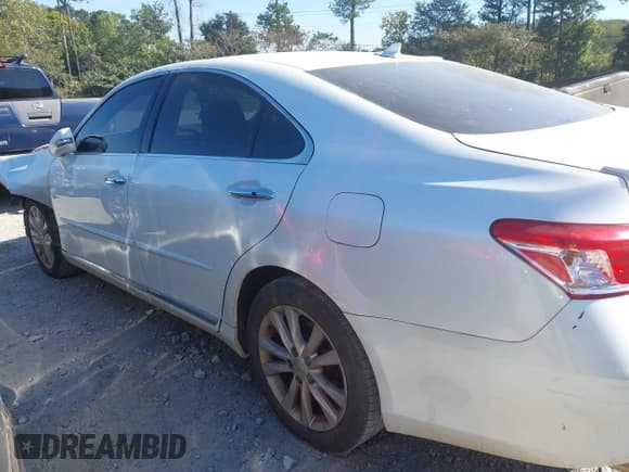 ✅ 2012 Lexus ES 330 • VIN: JTHBK1EG2C2506029 • Лот: 43339314. Опубликован ранее на IAAI с пробегом 250 000 миль. Бесплатный доступ к архиву аукционных продаж из США и подробный отчёт об истории автомобиля на DreamBid. Изображение 14.