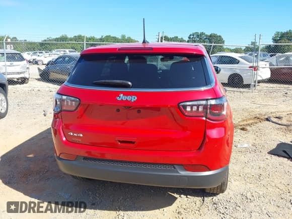 ✅ 2023 Jeep Compass Sport • VIN: 3C4NJDAN0PT518000 • Lot: 43092586. Wystawiony na IAAI z przebiegiem 12 271 mil. Bezpłatny archiwum sprzedaży aukcyjnych z USA i szczegółowy raport historii pojazdu na DreamBid. Zdjęcie 16.