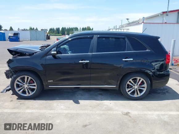 ✅ 2014 Kia Sorento SX Limited • VIN: 5XYKWDA71EG486958 • Лот: 42483774. Опубликован ранее на IAAI с пробегом 195 198 миль. Бесплатный доступ к архиву аукционных продаж из США и подробный отчёт об истории автомобиля на DreamBid. Изображение 15.