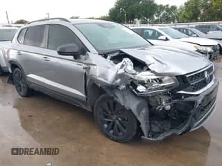 ✅ 2024 Volkswagen Taos S • VIN: 3VV5X7B29RM051081 • Лот: 42984905. Опубликован ранее на IAAI с пробегом 47 524 миль. Бесплатный доступ к архиву аукционных продаж из США и подробный отчёт об истории автомобиля на DreamBid. Изображение 1.