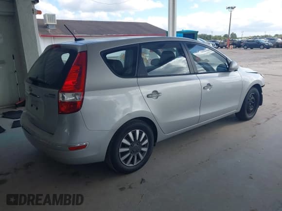 ✅ 2010 Hyundai Elantra GLS • VIN: KMHDB8AE0AU066848 • Lot: 43438653. Listed on IAAI with 100,035 mi. Free auction sales archive from the USA and detailed vehicle history report at DreamBid. Image 4.