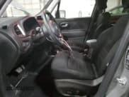 ✅ 2022 Jeep Renegade Latitude • VIN: ZACNJDB10NPN63189 • Лот: 51943695. Опубликован ранее на Copart с пробегом 45 842 миль. Бесплатный доступ к архиву аукционных продаж из США и подробный отчёт об истории автомобиля на DreamBid. Изображение 7.