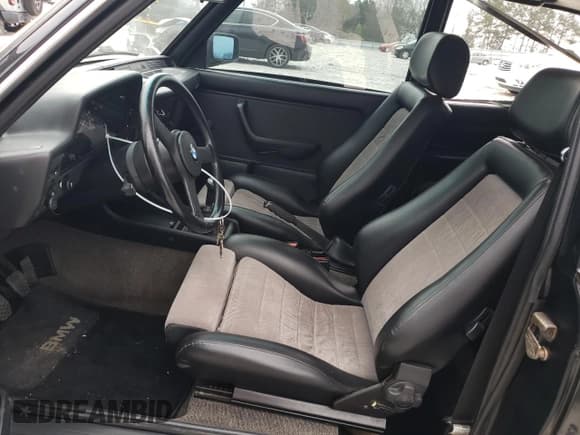 ✅ 1982 BMW 3 Series • VIN: WBAAG3305C8379187 • Lot: 46306214. Wystawiony na Copart z przebiegiem 125 737 mil. Bezpłatny archiwum sprzedaży aukcyjnych z USA i szczegółowy raport historii pojazdu na DreamBid. Zdjęcie 7.