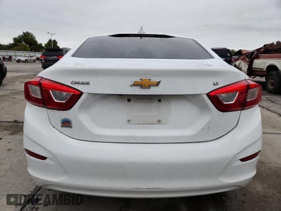 ✅ 2018 Chevrolet Cruze LT • VIN: 1G1BE5SM0J7172361 • Lot: 84968795. Wystawiony na Copart z przebiegiem 74 695 mil. Bezpłatny archiwum sprzedaży aukcyjnych z USA i szczegółowy raport historii pojazdu na DreamBid. Zdjęcie 6.